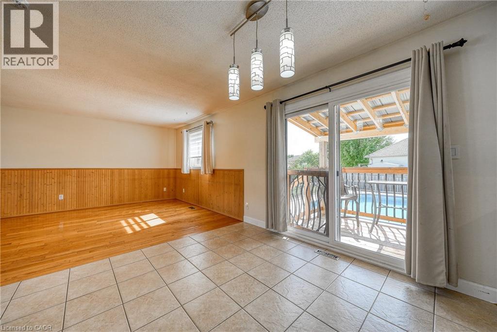 Photo 14 of 50 Pebble Beach Court, Woodstock ON