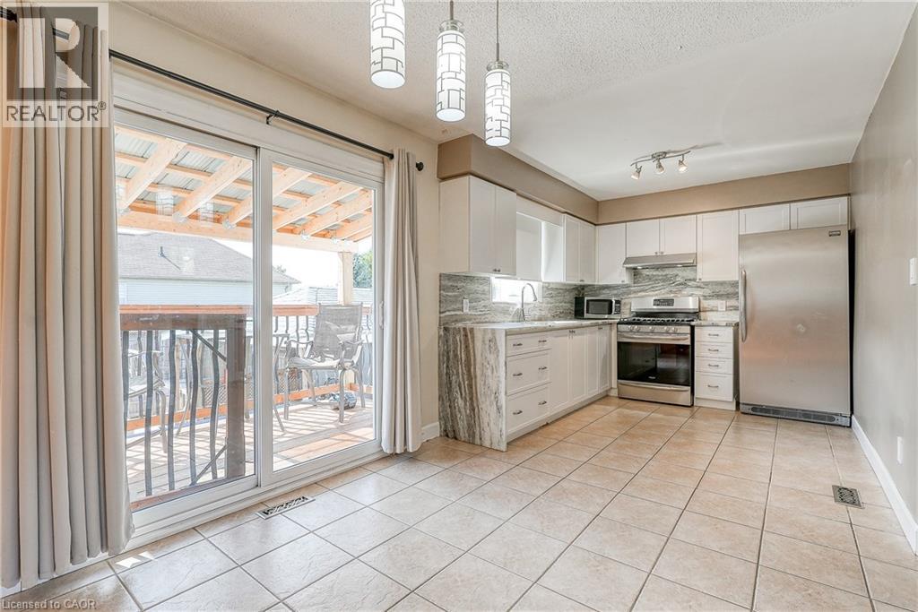 Photo 13 of 50 Pebble Beach Court, Woodstock ON