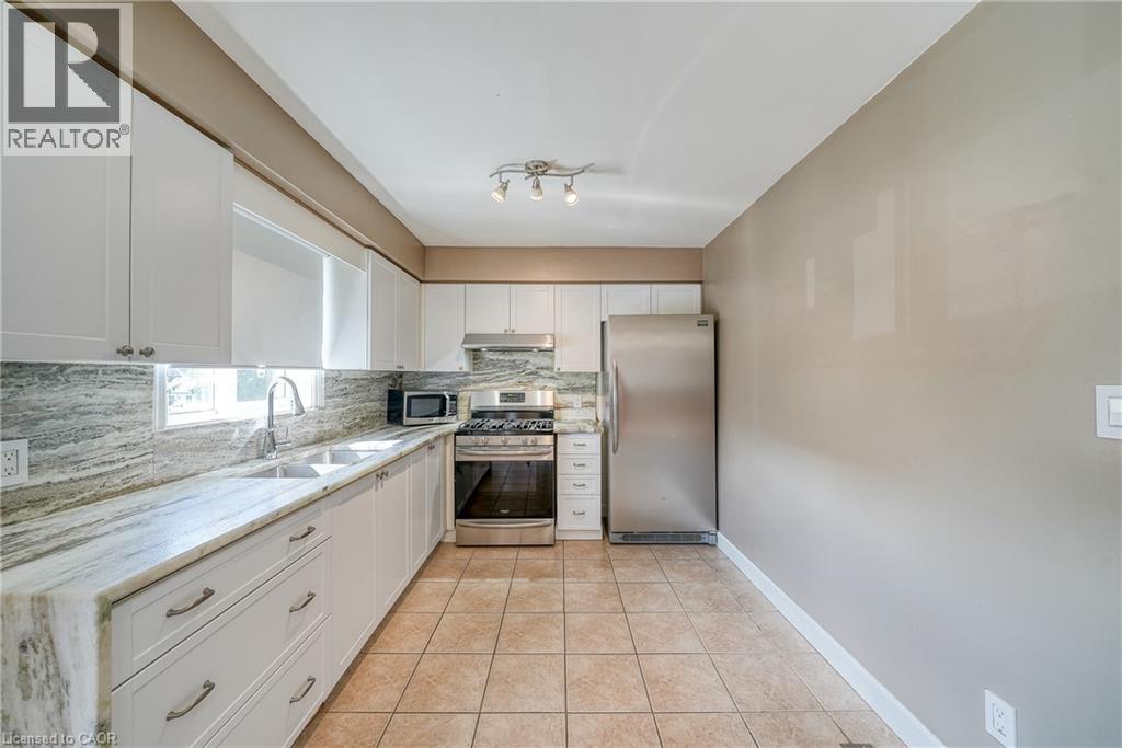 Photo 15 of 50 Pebble Beach Court, Woodstock ON