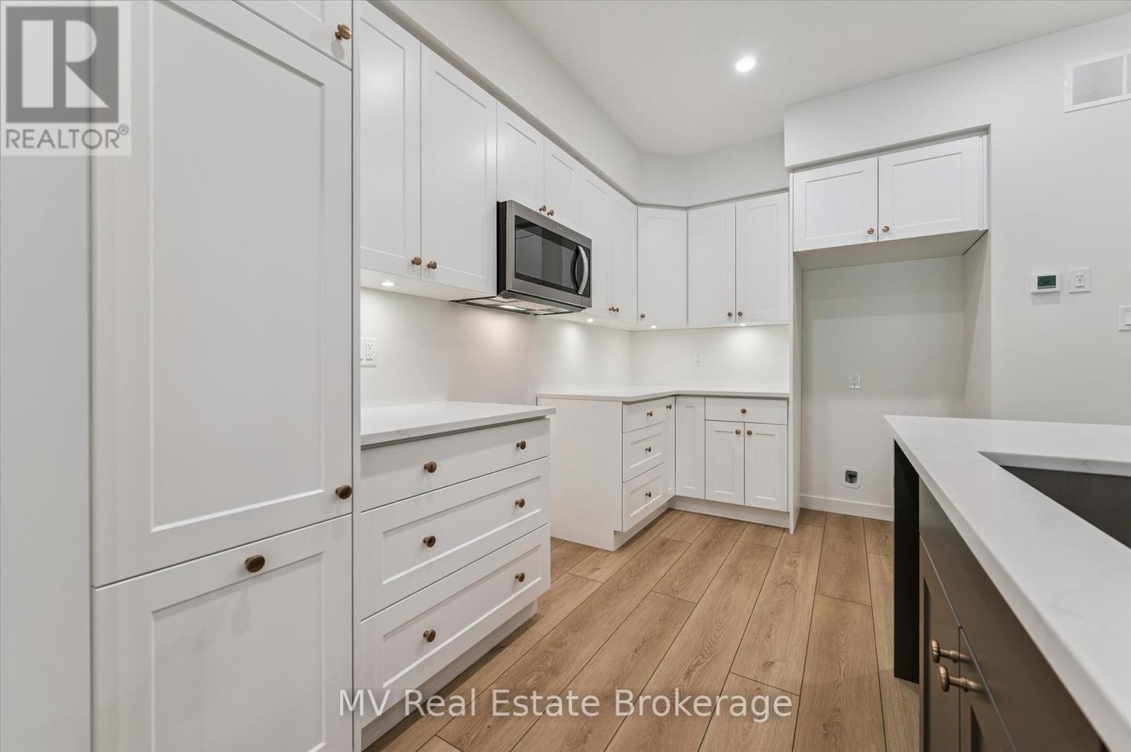 Photo 10 of 44 Fieldstone Lane Private, Centre Wellington ON
