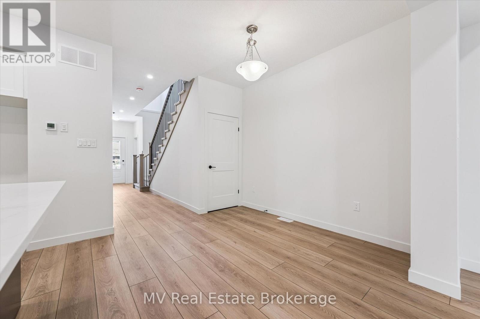 Photo 14 of 44 Fieldstone Lane Private, Centre Wellington ON