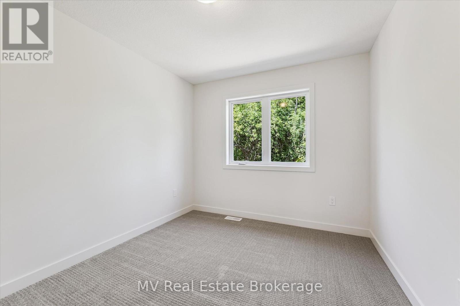 Photo 24 of 44 Fieldstone Lane Private, Centre Wellington ON