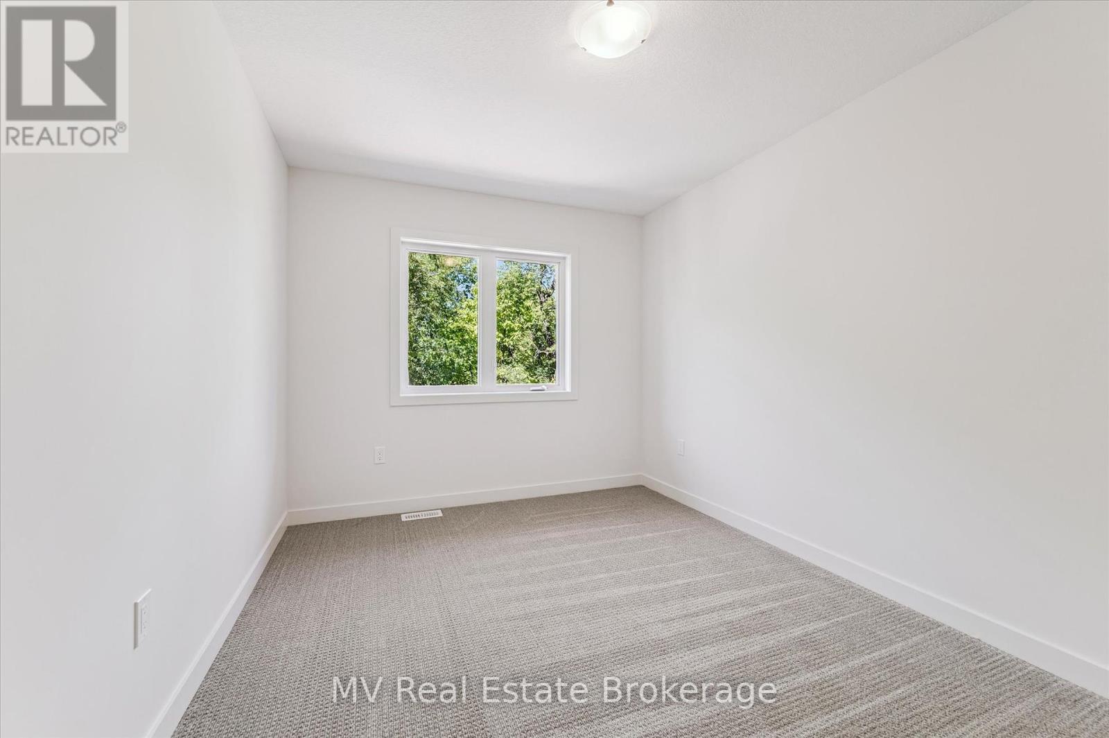 Photo 25 of 44 Fieldstone Lane Private, Centre Wellington ON