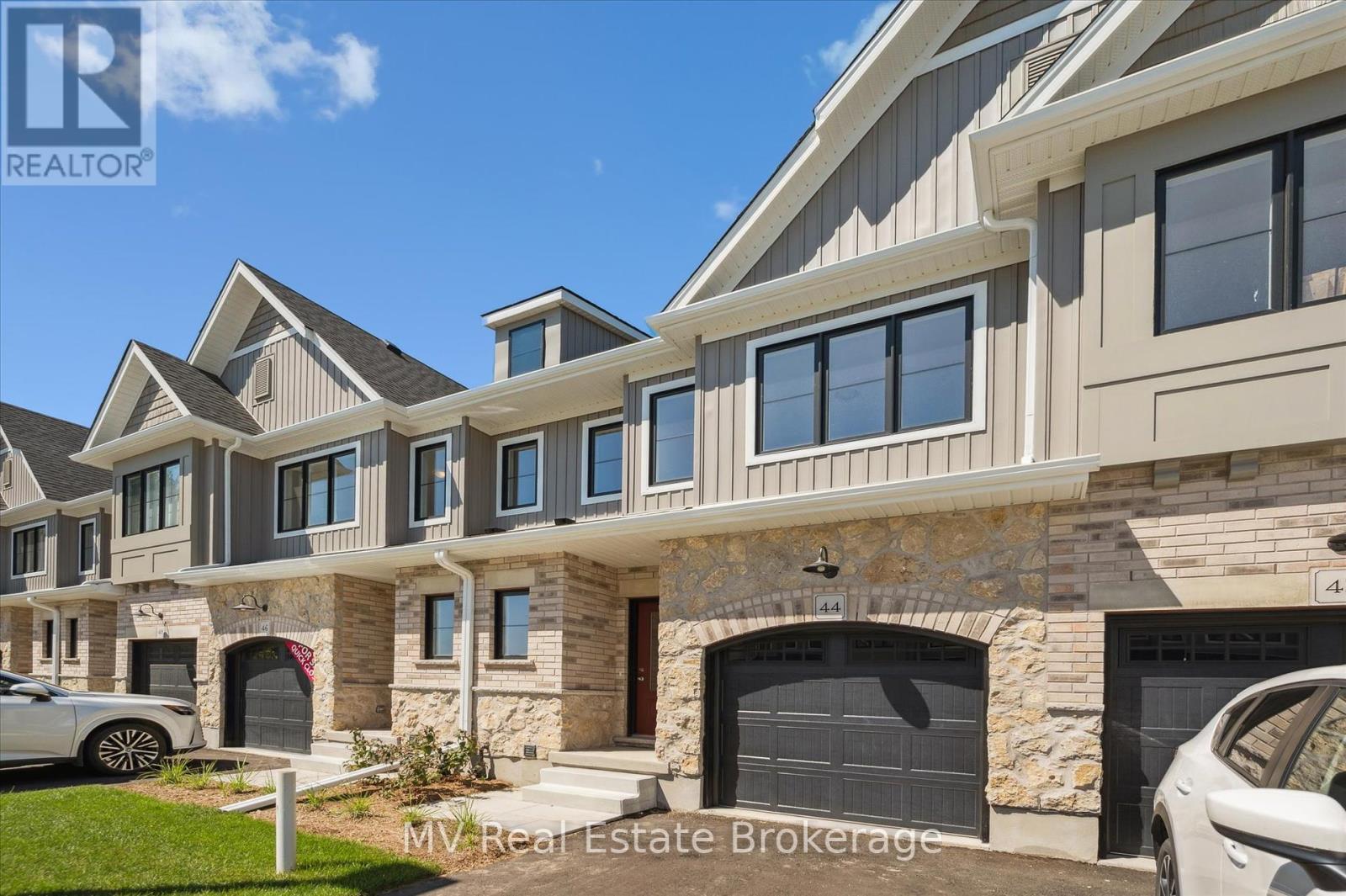 Photo 3 of 44 Fieldstone Lane Private, Centre Wellington ON