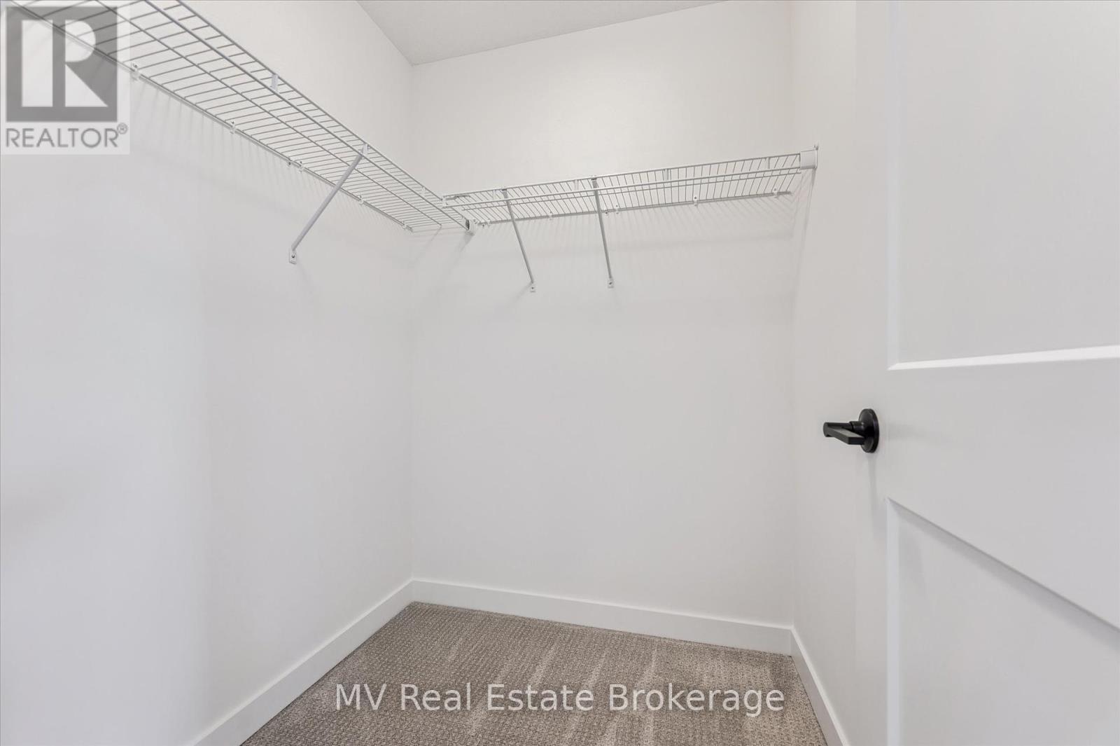 Photo 33 of 44 Fieldstone Lane Private, Centre Wellington ON