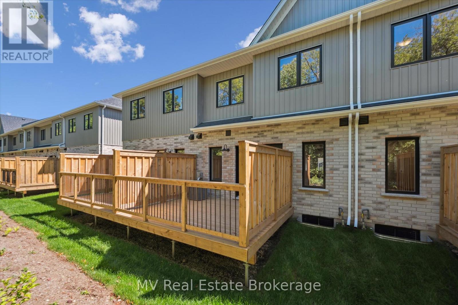 Photo 35 of 44 Fieldstone Lane Private, Centre Wellington ON