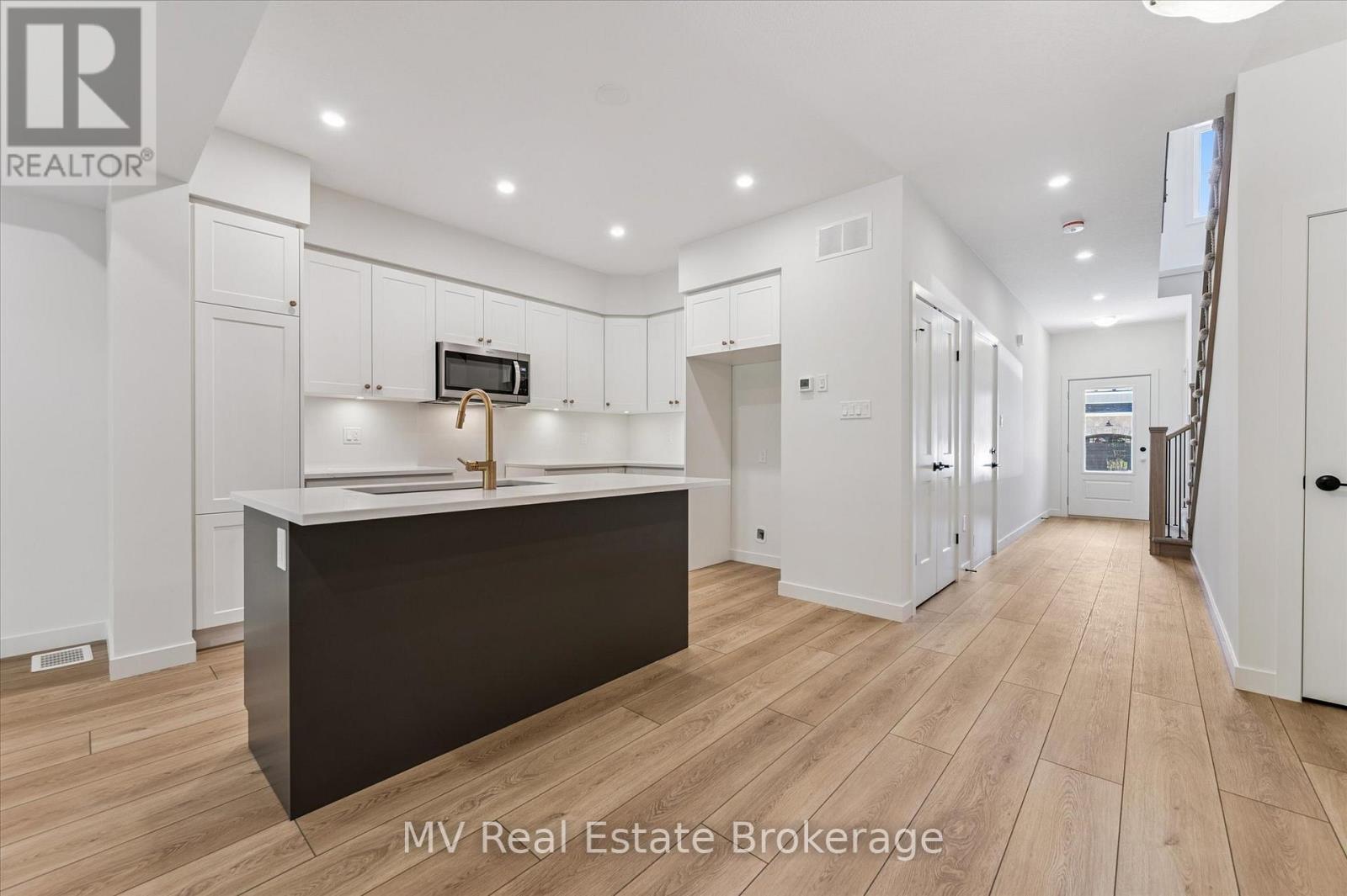 Photo 5 of 44 Fieldstone Lane Private, Centre Wellington ON