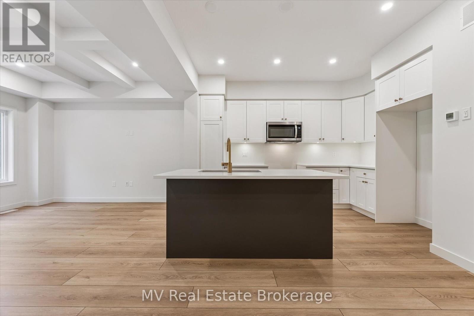 Photo 7 of 44 Fieldstone Lane Private, Centre Wellington ON