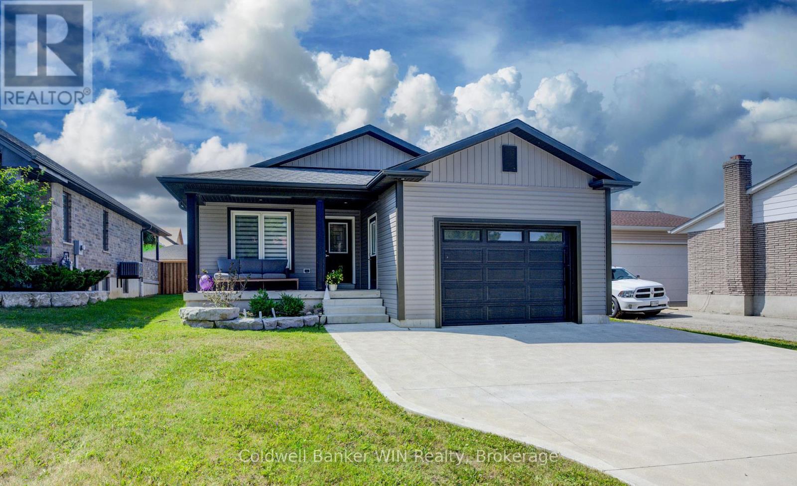 Photo 2 of 780 Waterloo Street, Wellington North ON