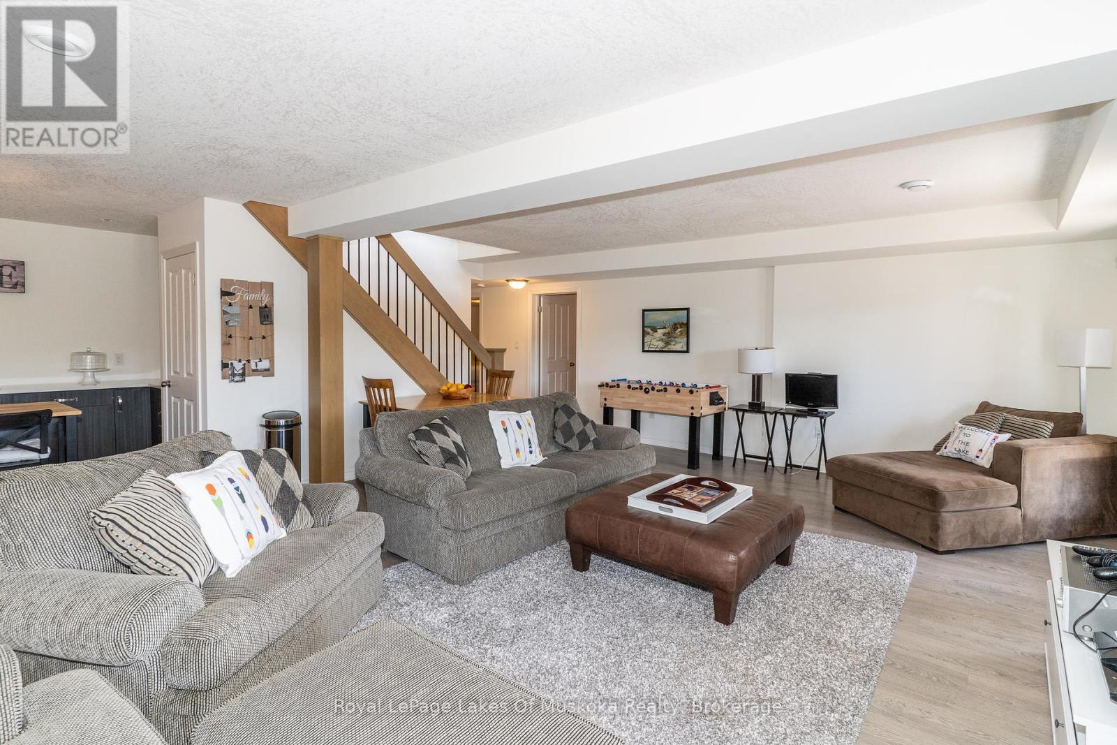 Photo 21 of 29 Loon Lake Road, Gravenhurst ON