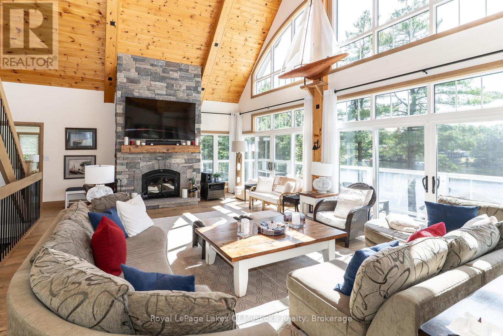 Photo 4 of 29 Loon Lake Road, Gravenhurst ON