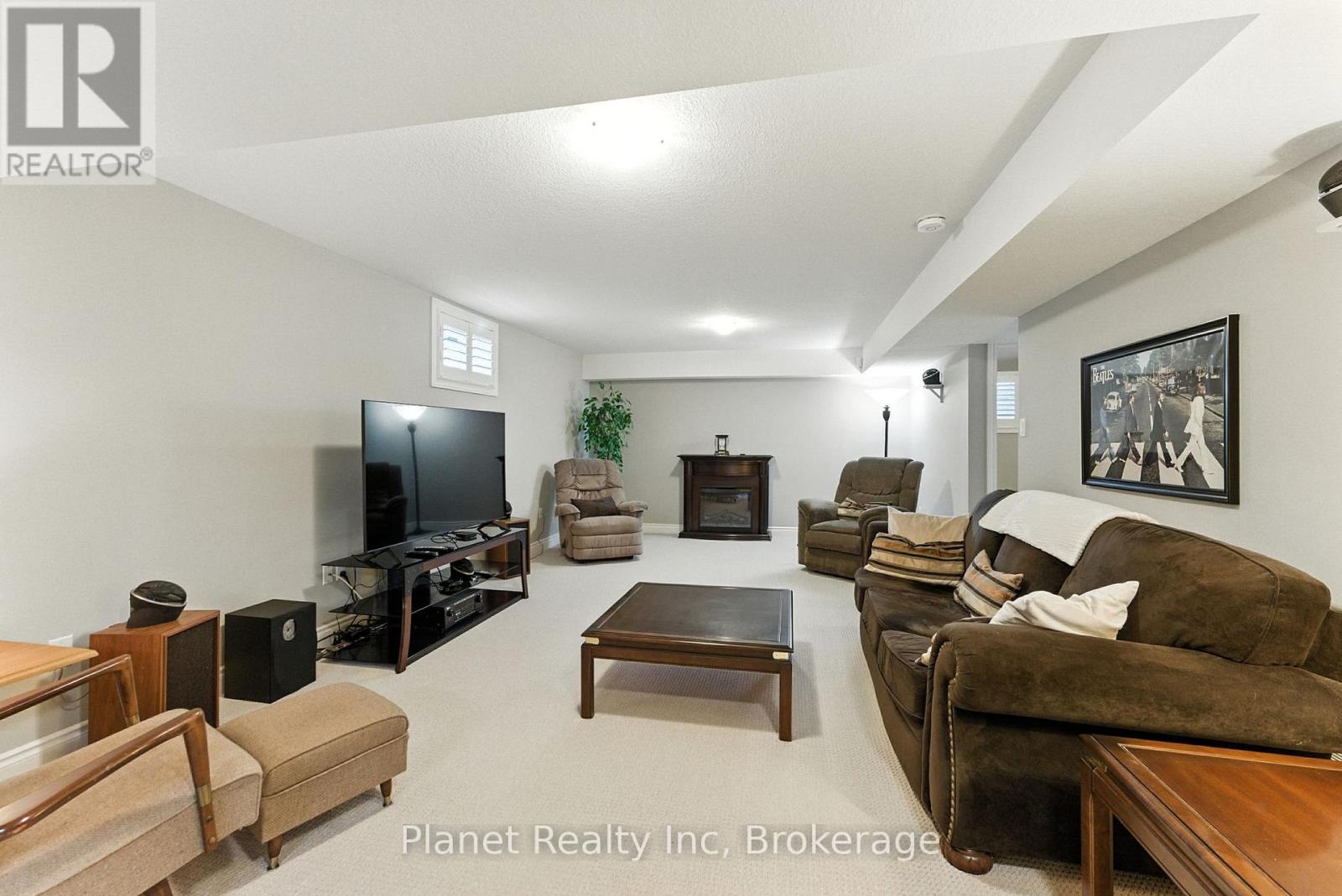 Photo 25 of 60 Aberdeen Street, Centre Wellington ON