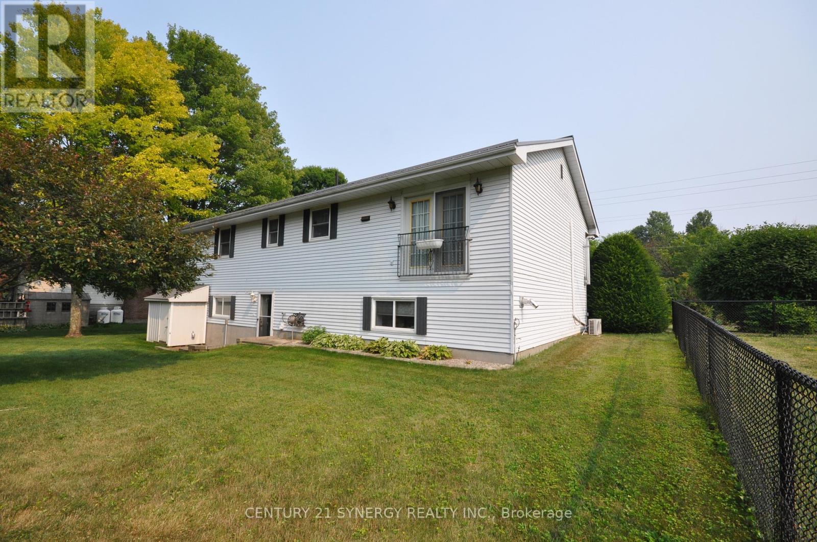 Photo 21 of 186 Golf Club Road N, Rideau Lakes ON