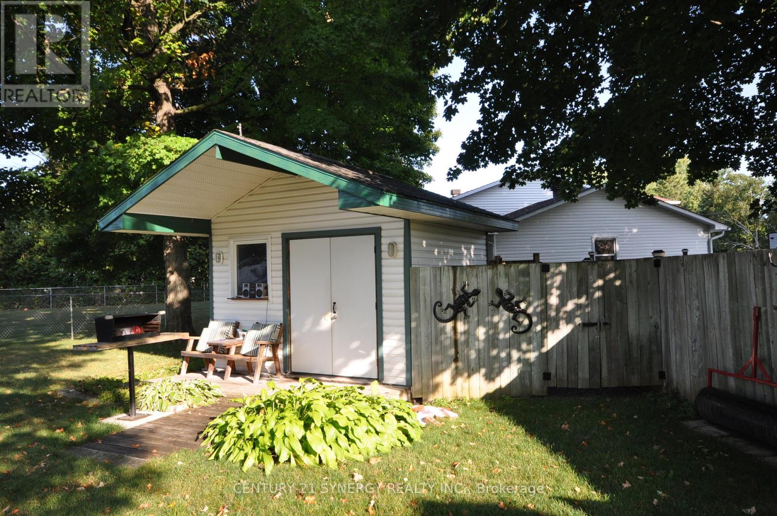 Photo 23 of 186 Golf Club Road N, Rideau Lakes ON