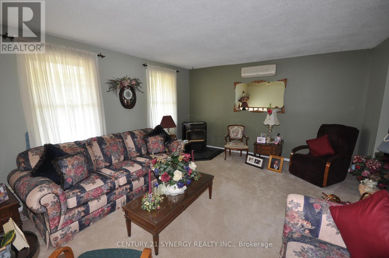 Photo 7 of 186 Golf Club Road N, Rideau Lakes ON