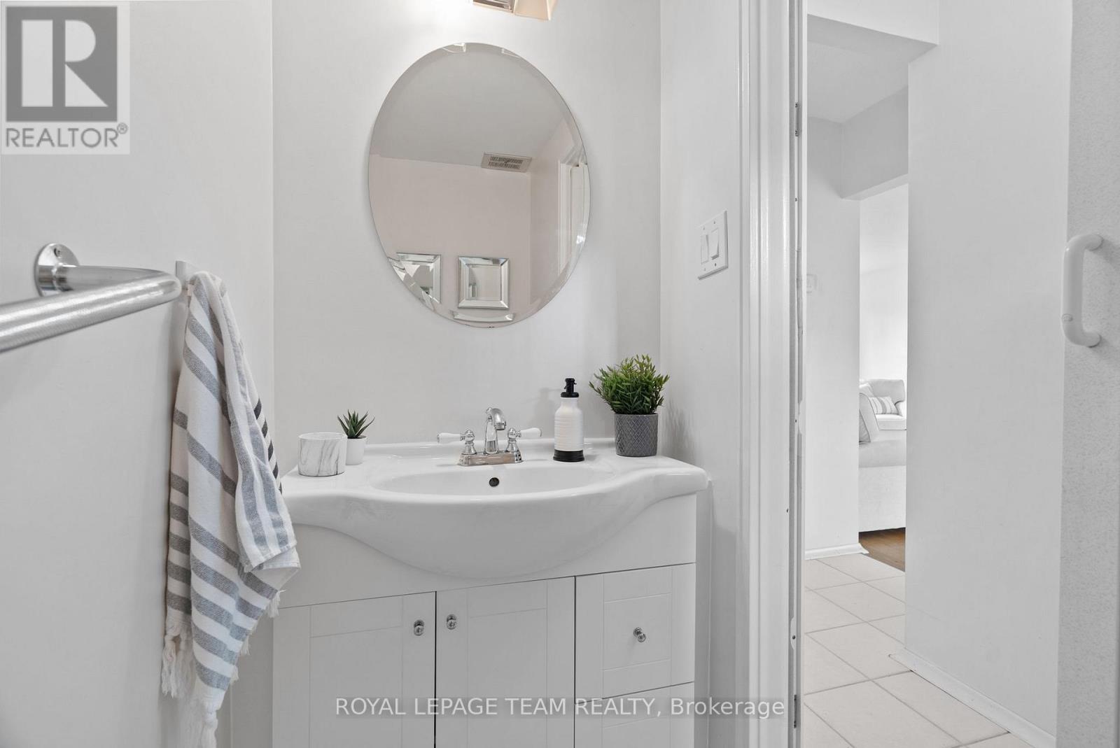Photo 14 of 95 Coburn Avenue, Ottawa ON