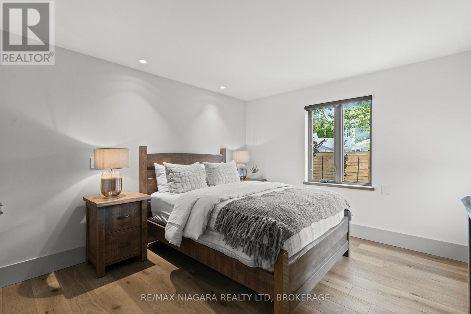 Photo 27 of 33 Park Court, Niagaraonthelake ON