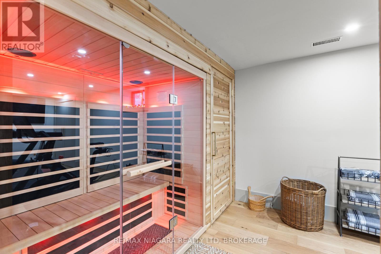 Photo 32 of 33 Park Court, Niagaraonthelake ON