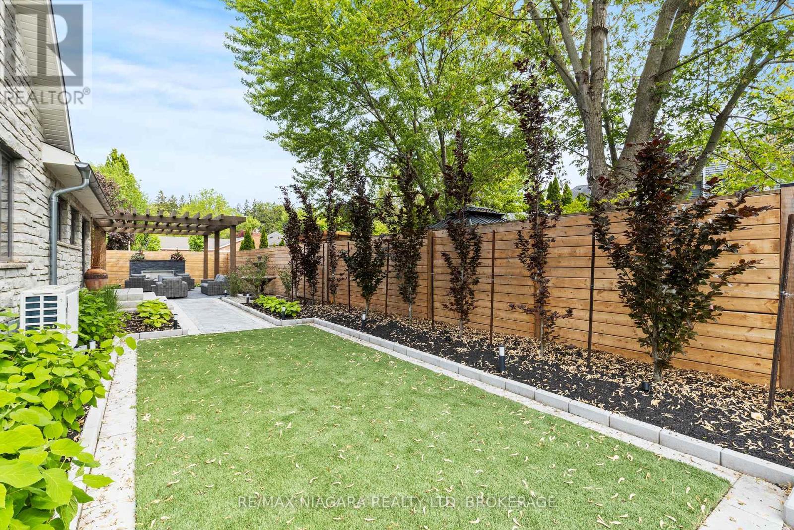 Photo 43 of 33 Park Court, Niagaraonthelake ON