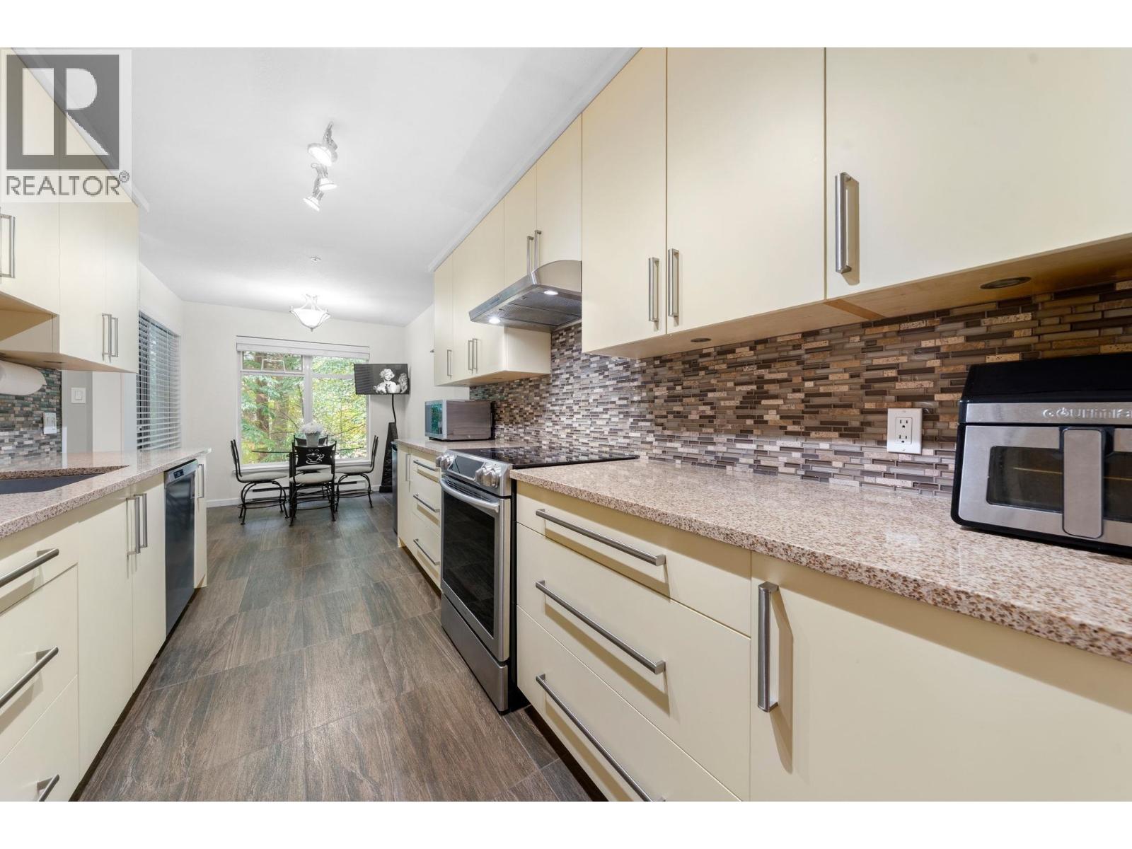Photo 12 of 103 1144 Strathaven Drive, North Vancouver BC