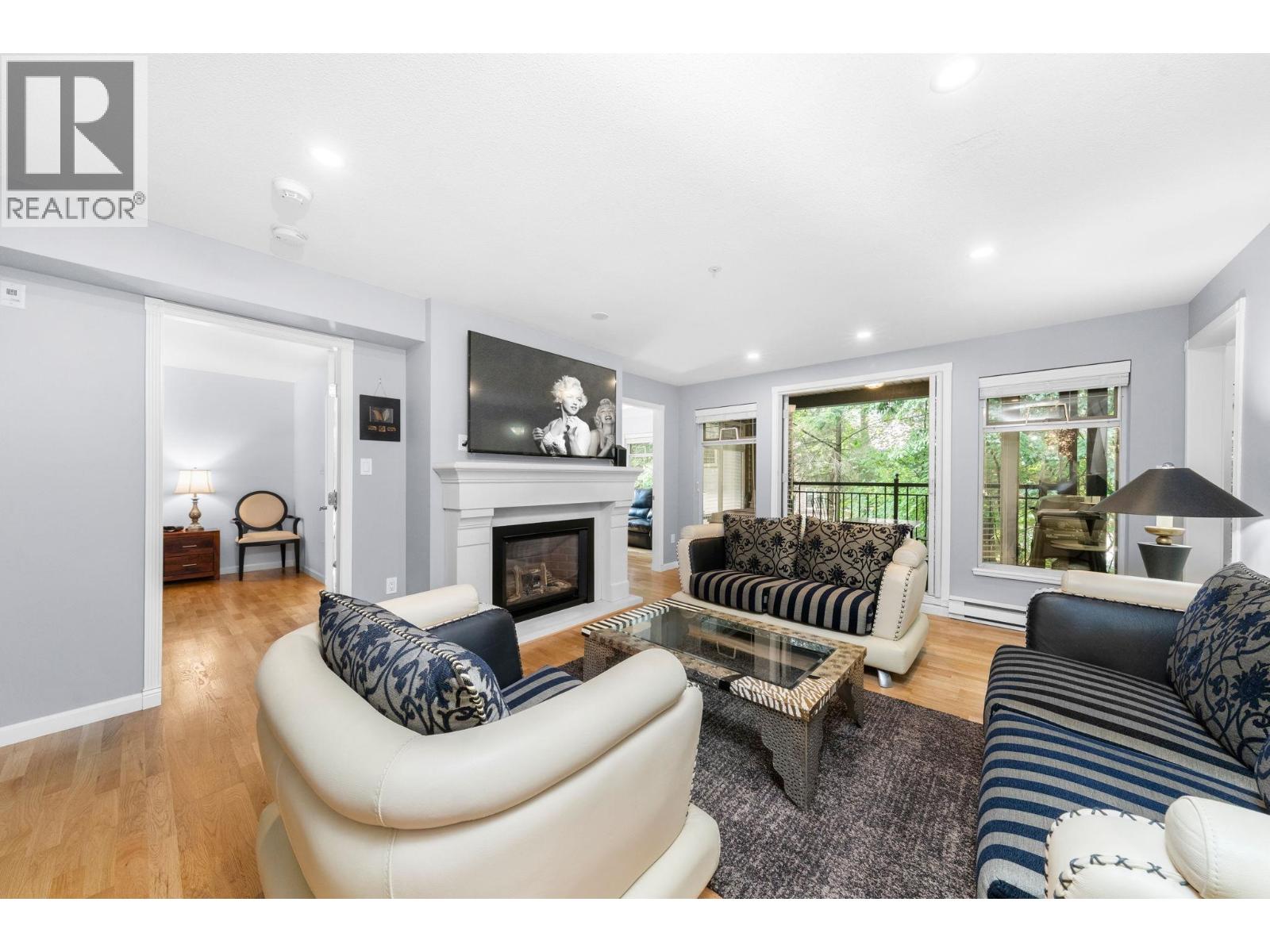 Photo 5 of 103 1144 Strathaven Drive, North Vancouver BC