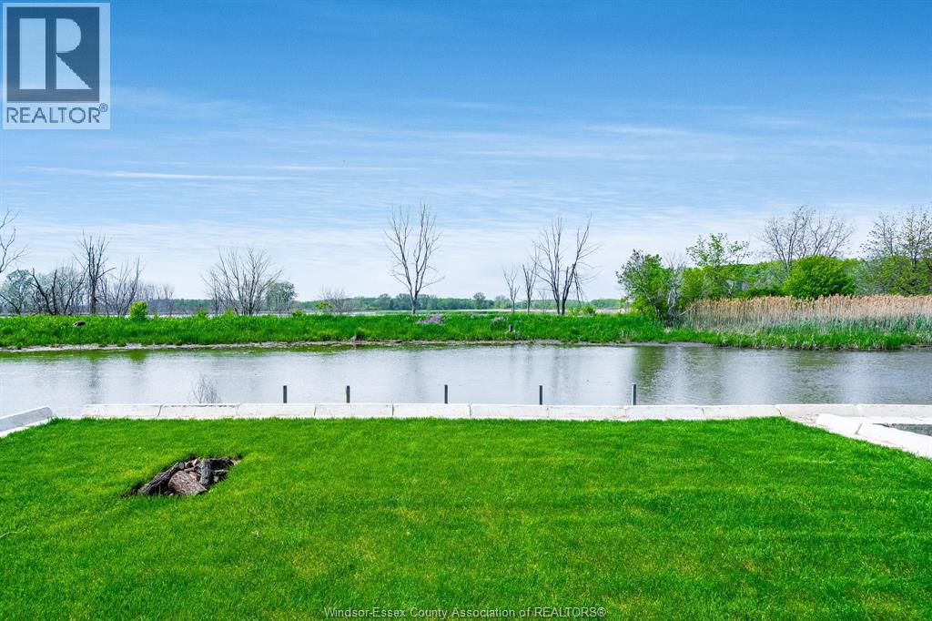 Photo 41 of 1260 Heritage Road, Kingsville ON