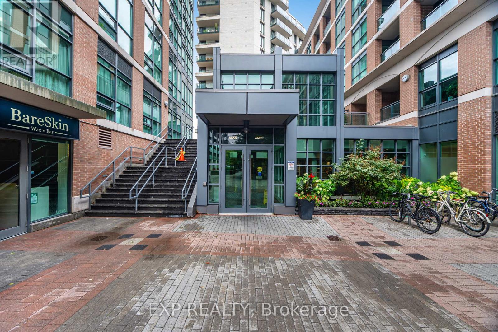 Photo 2 of 1005 1171 Queen Street W, Toronto ON