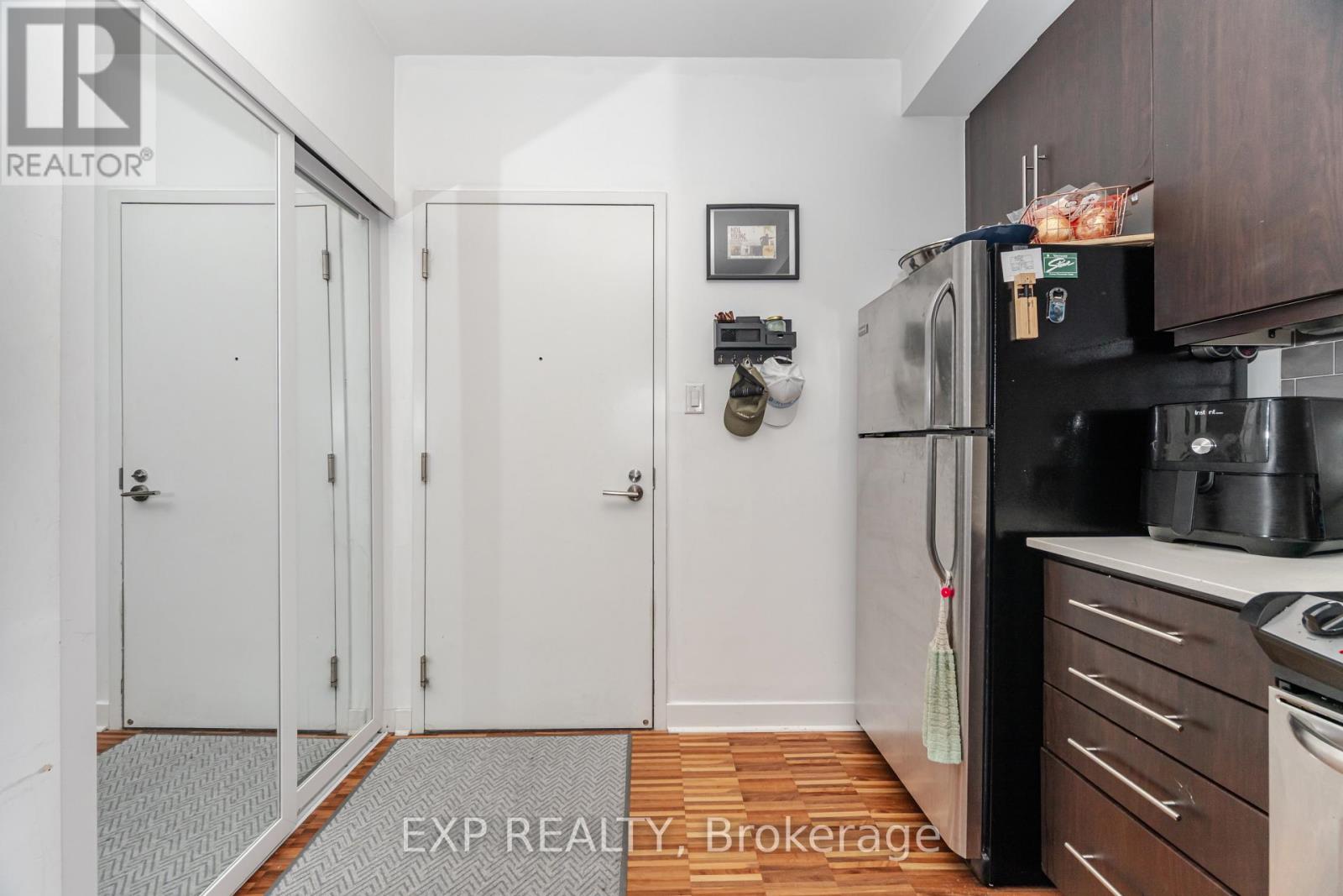 Photo 4 of 1005 1171 Queen Street W, Toronto ON