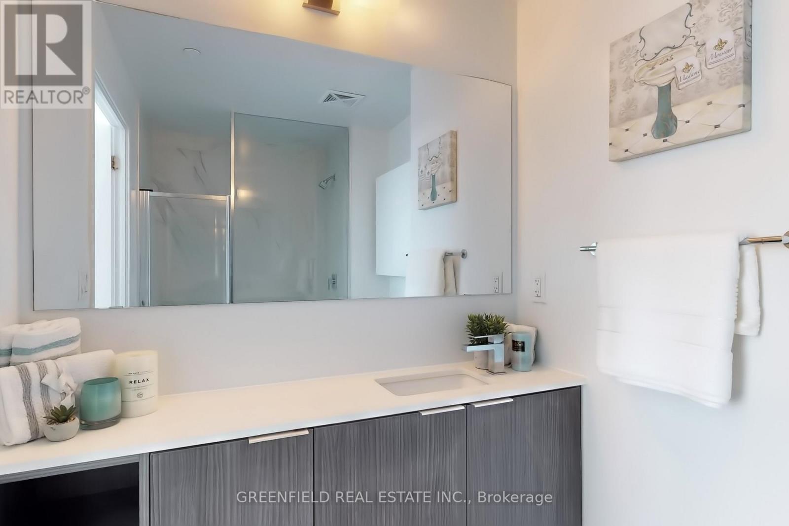 Photo 19 of 1310 31 Tippett Road, Toronto ON