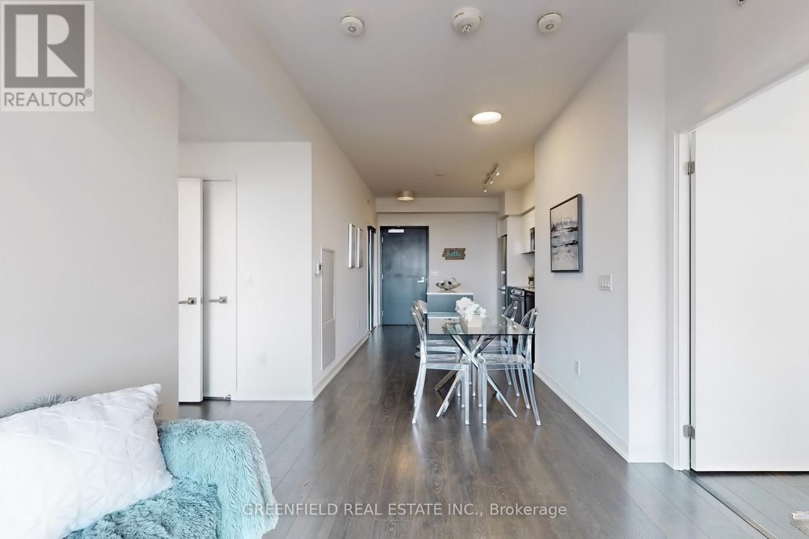 Photo 5 of 1310 31 Tippett Road, Toronto ON