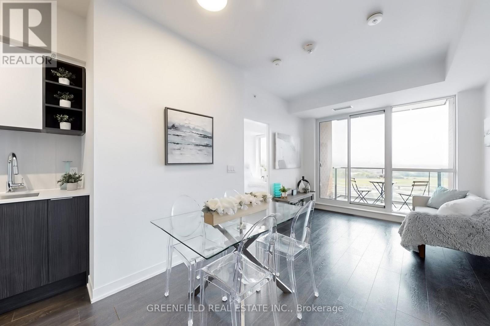 Photo 8 of 1310 31 Tippett Road, Toronto ON