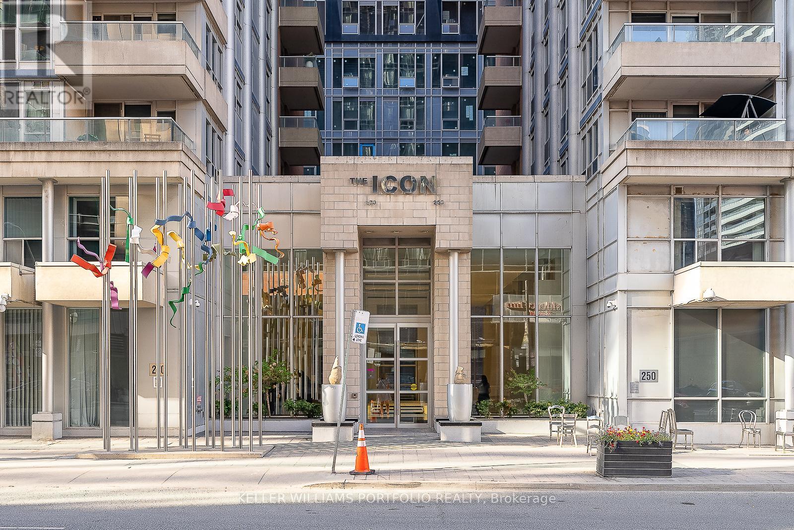 Photo 2 of 332 250 Wellington Street W, Toronto ON