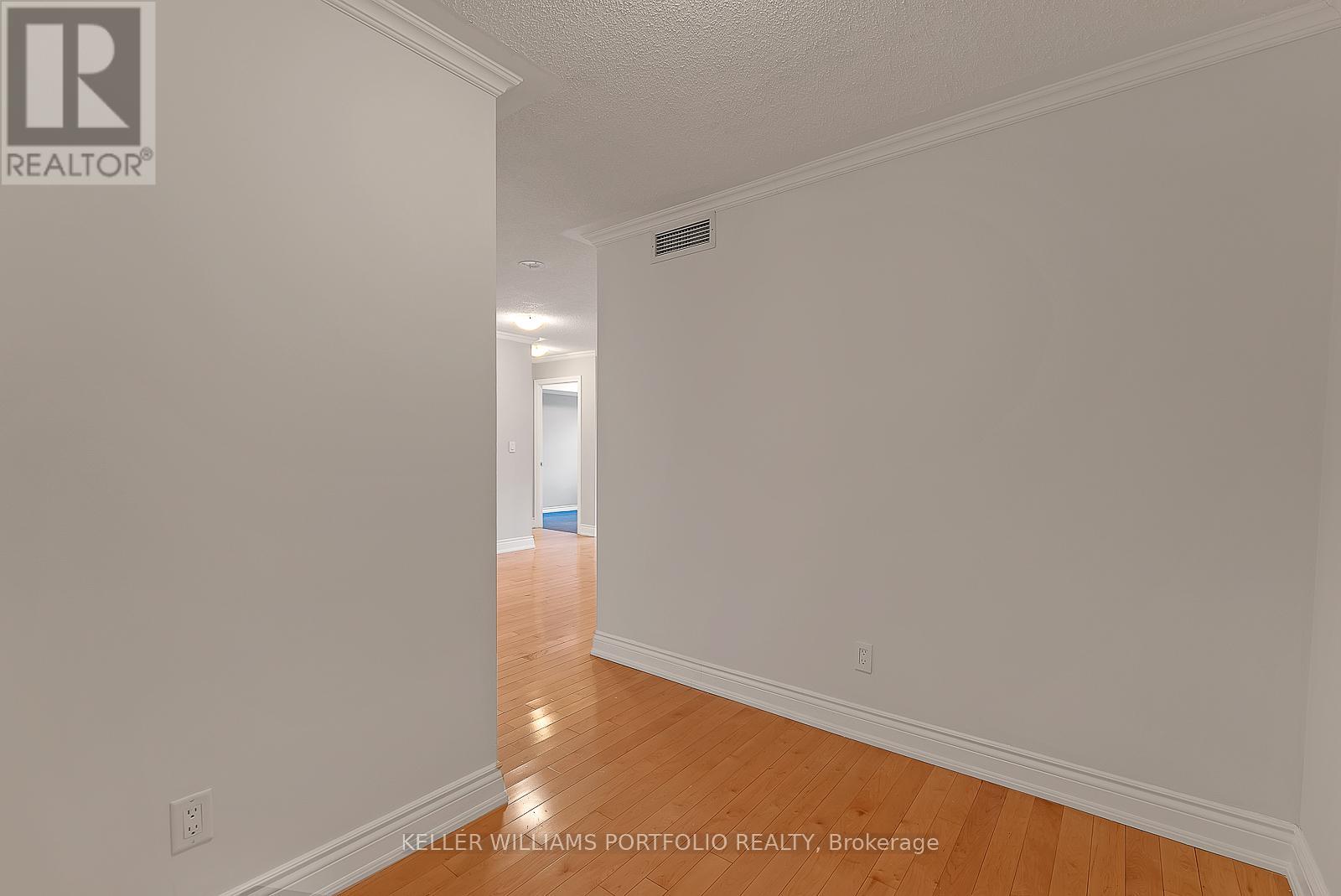 Photo 20 of 332 250 Wellington Street W, Toronto ON