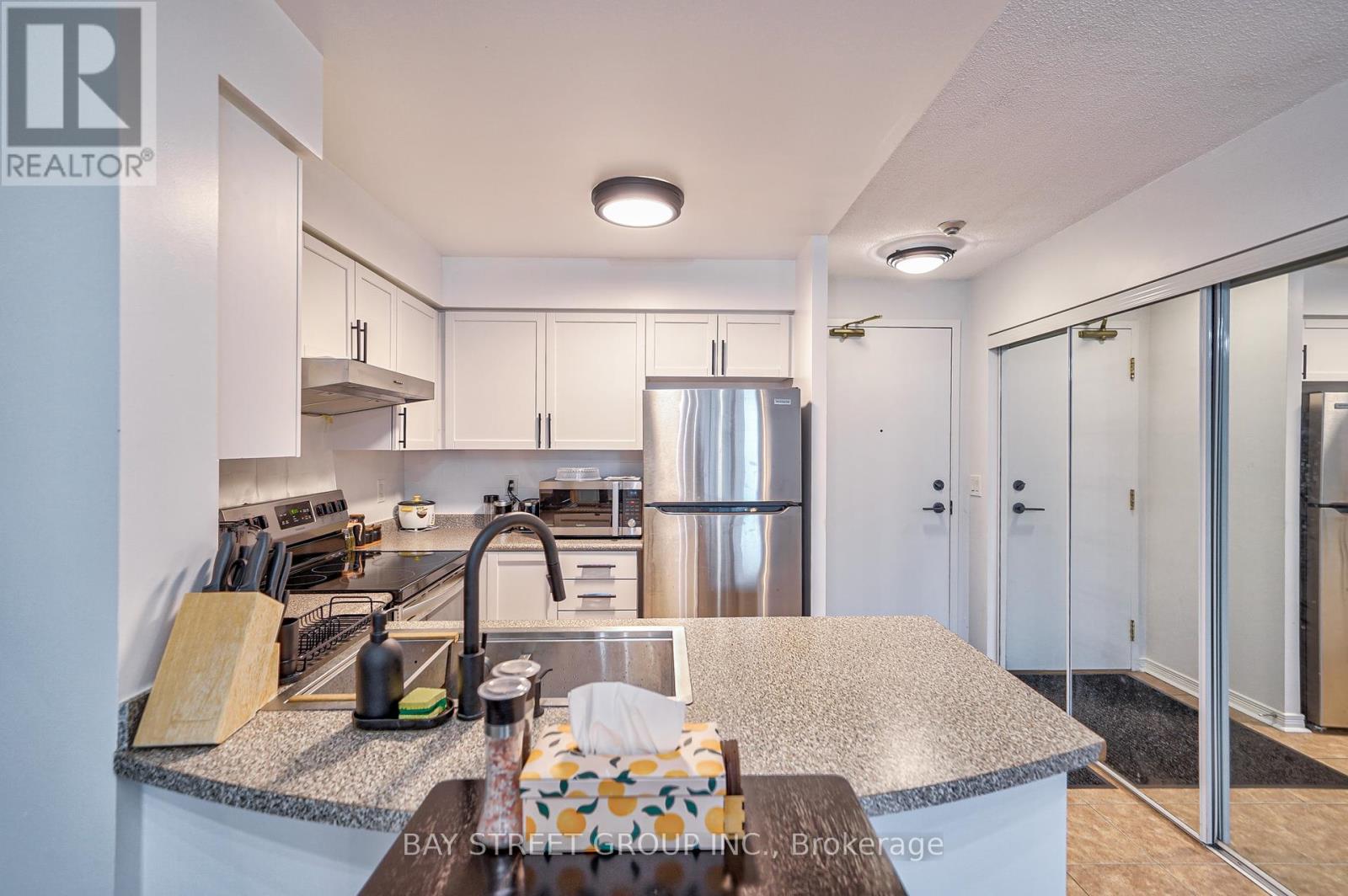 Photo 9 of 803 5500 Yonge Street, Toronto ON