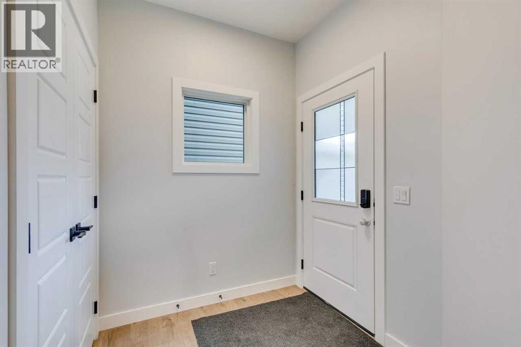 Photo 5 of 76 Amblefield Grove Nw, Calgary AB