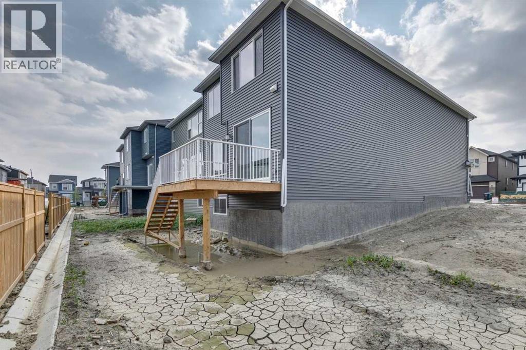 Photo 4 of 76 Amblefield Grove Nw, Calgary AB