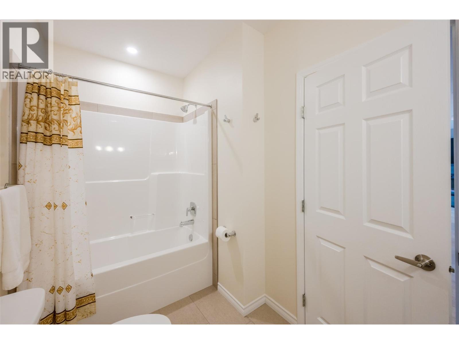 1204 3346 Skaha Lake Road, Penticton