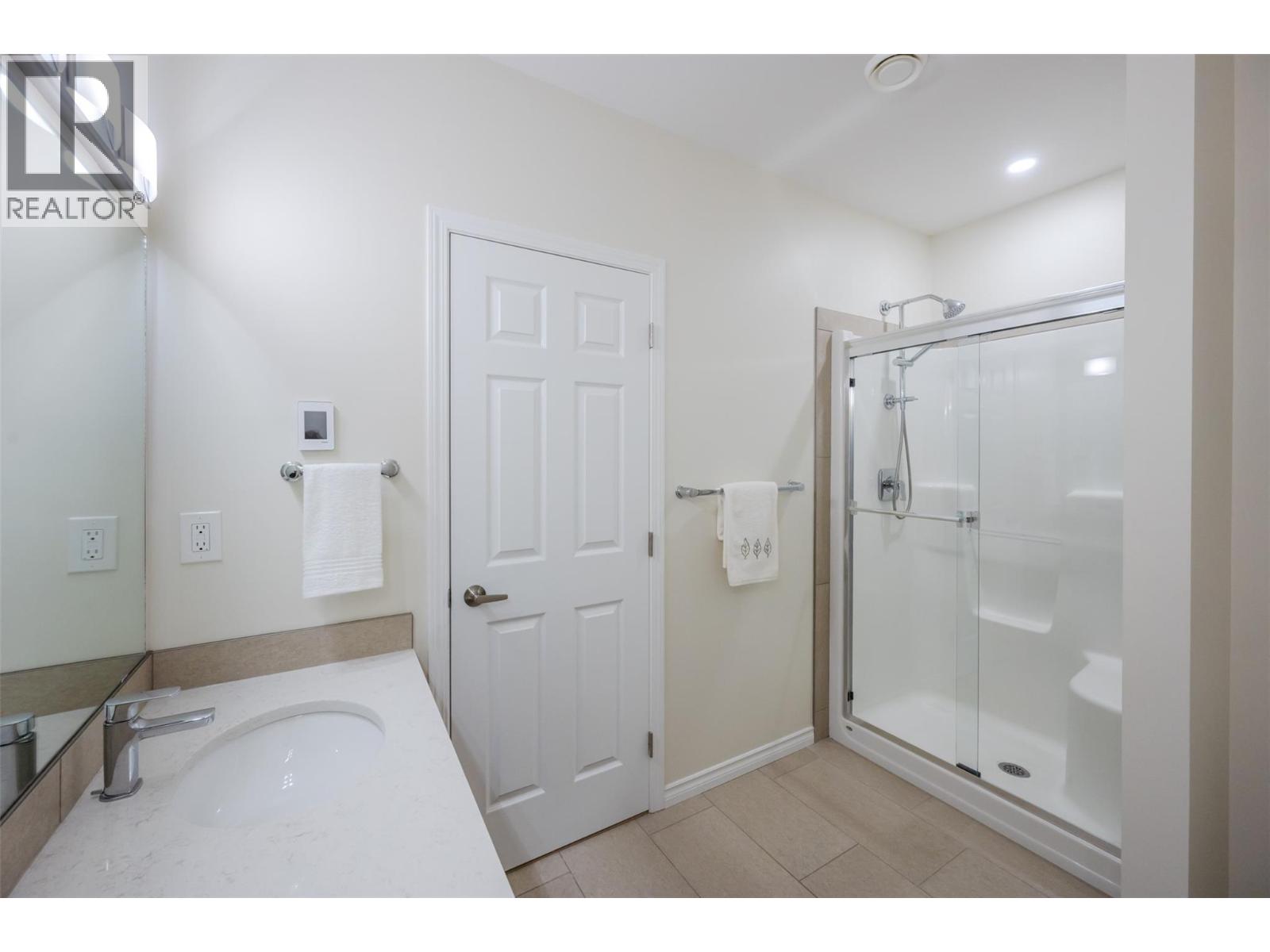 1204 3346 Skaha Lake Road, Penticton