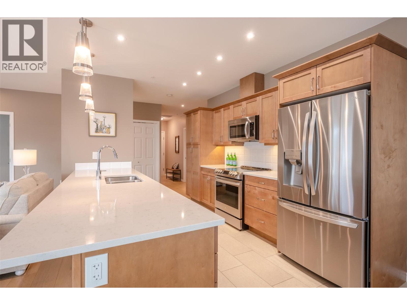1204 3346 Skaha Lake Road, Penticton