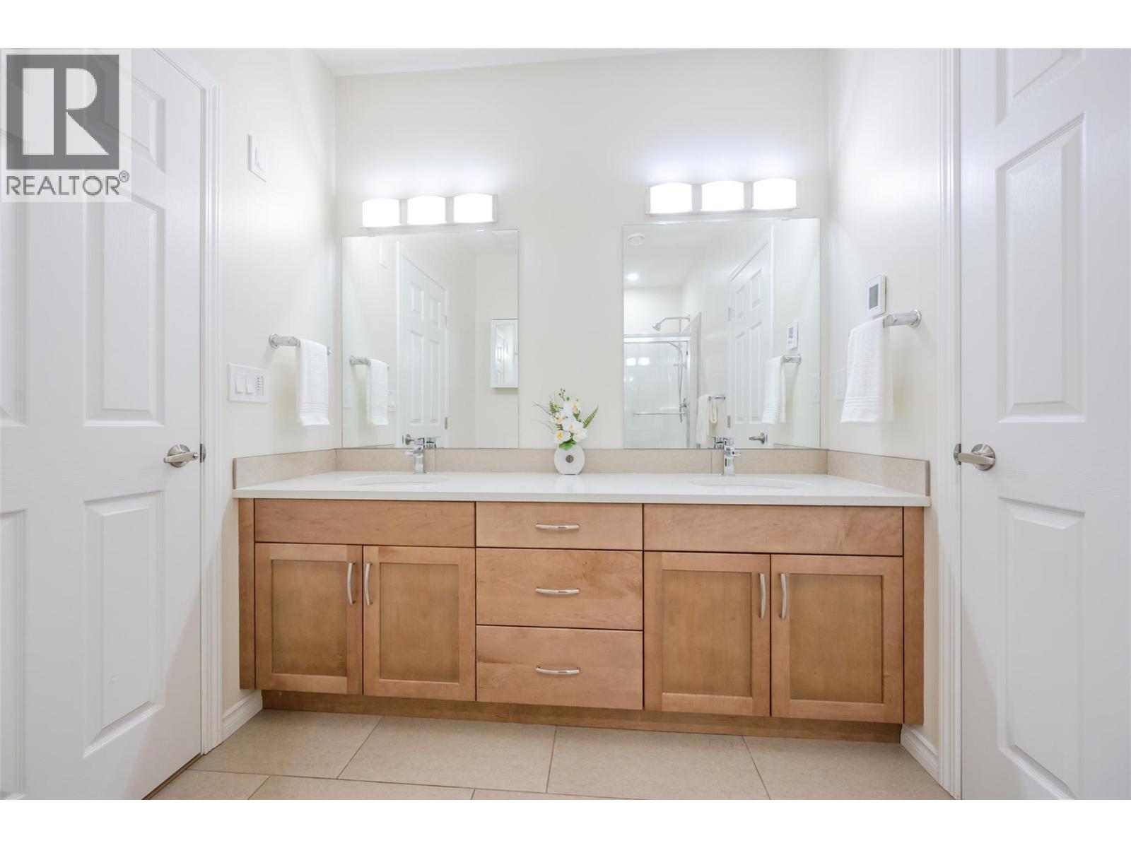 1204 3346 Skaha Lake Road, Penticton