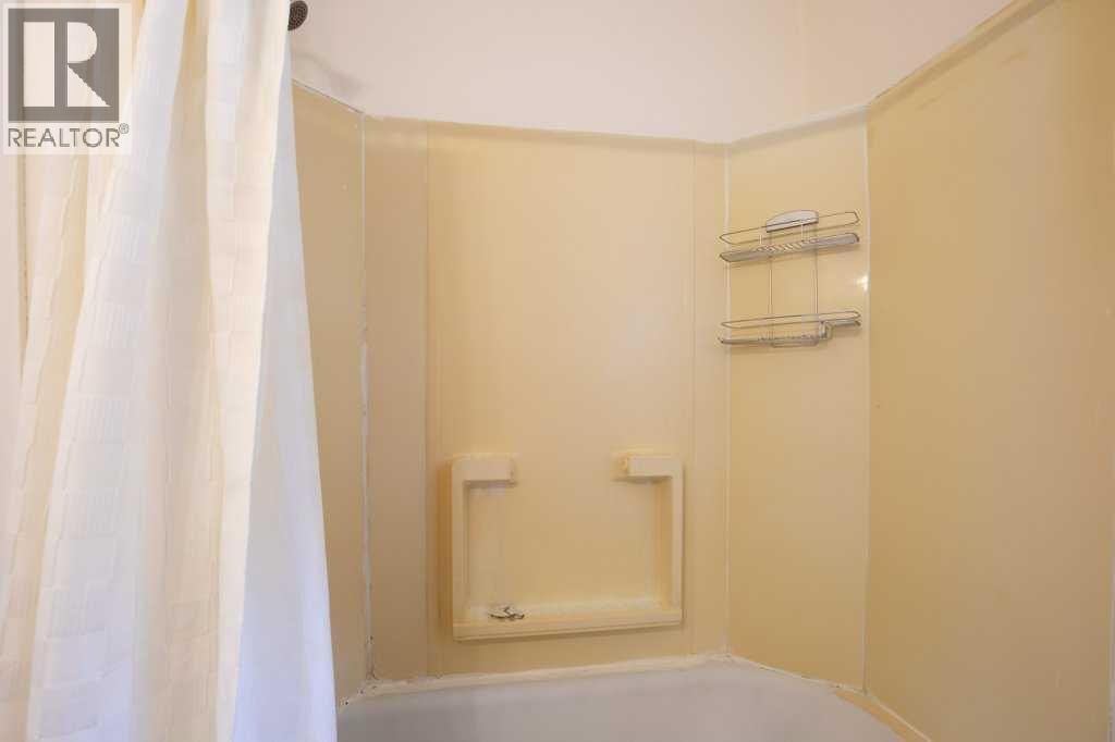 Photo 11 of 5812 52 Avenue, Red Deer AB