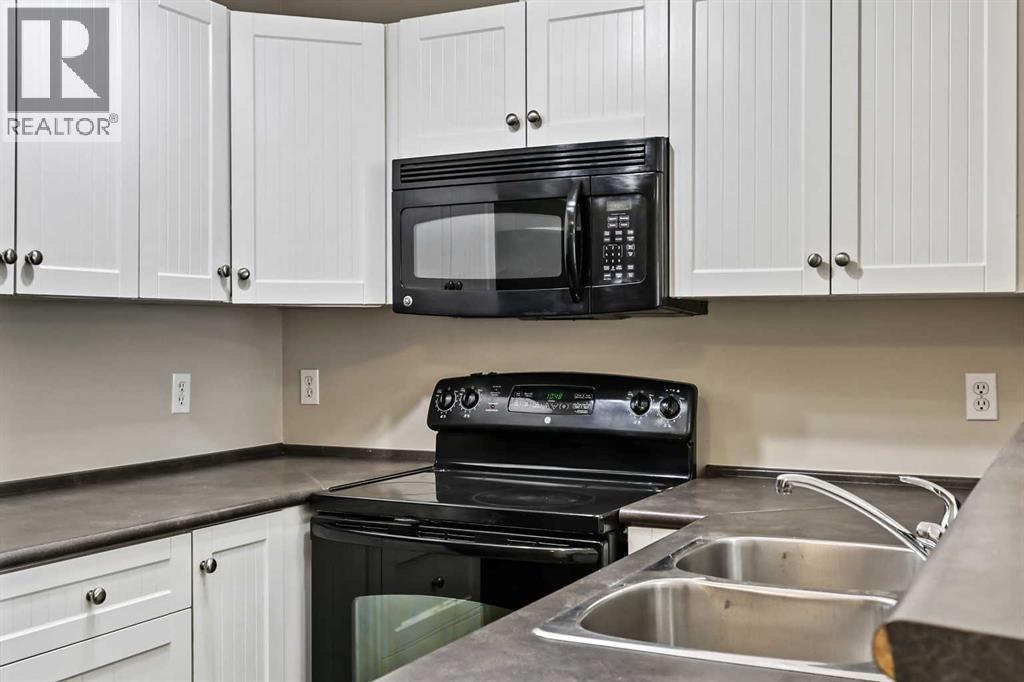 Photo 11 of 2327 8 Bridlecrest Drive Sw, Calgary AB