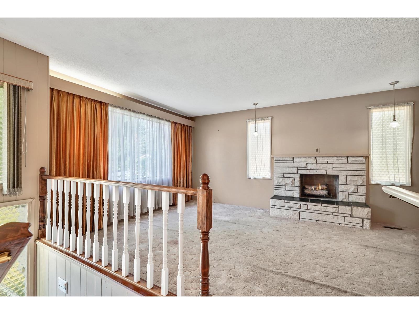 Photo 4 of 8904 Gay Street, Langley BC