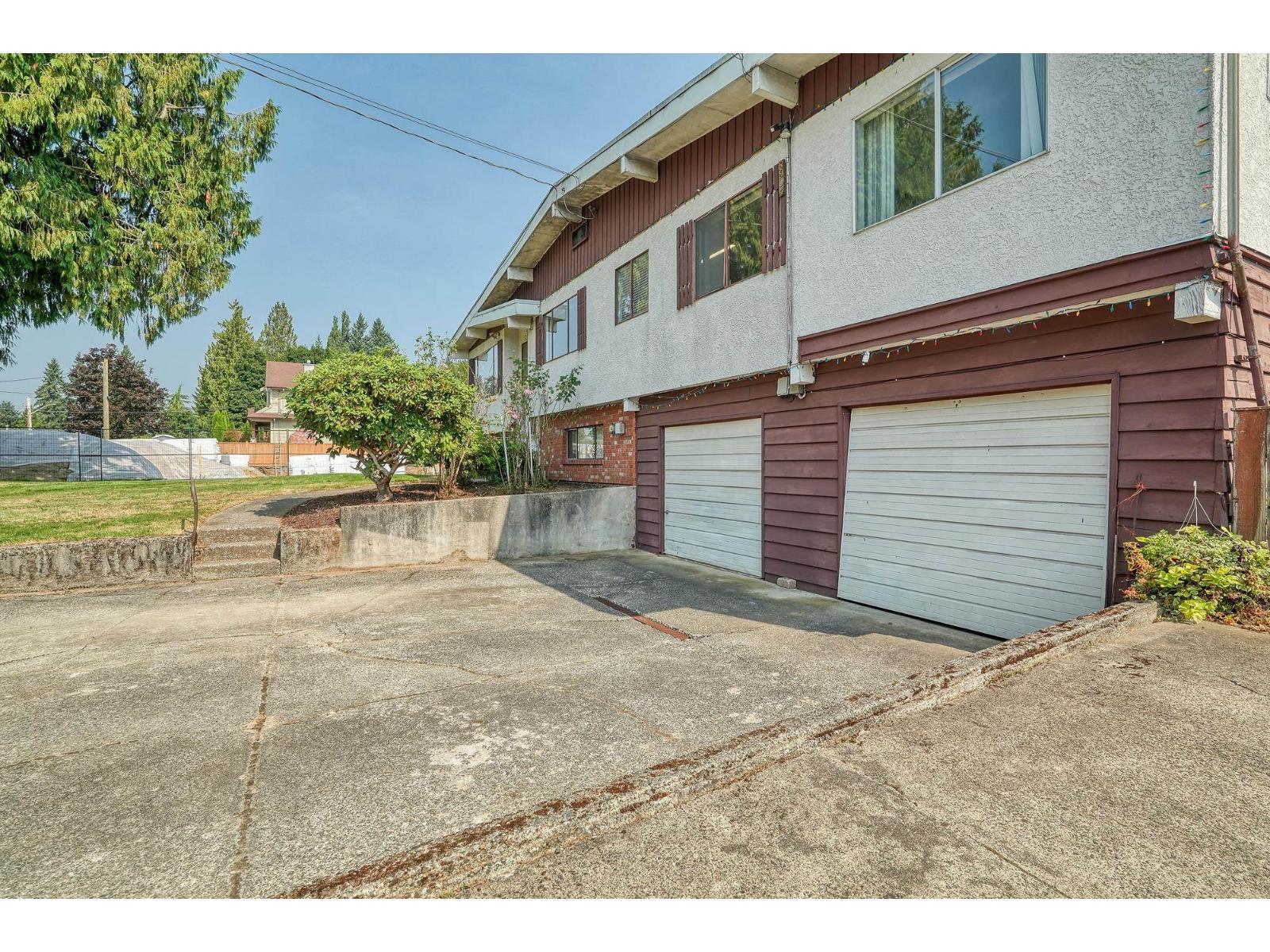 Photo 3 of 8904 Gay Street, Langley BC