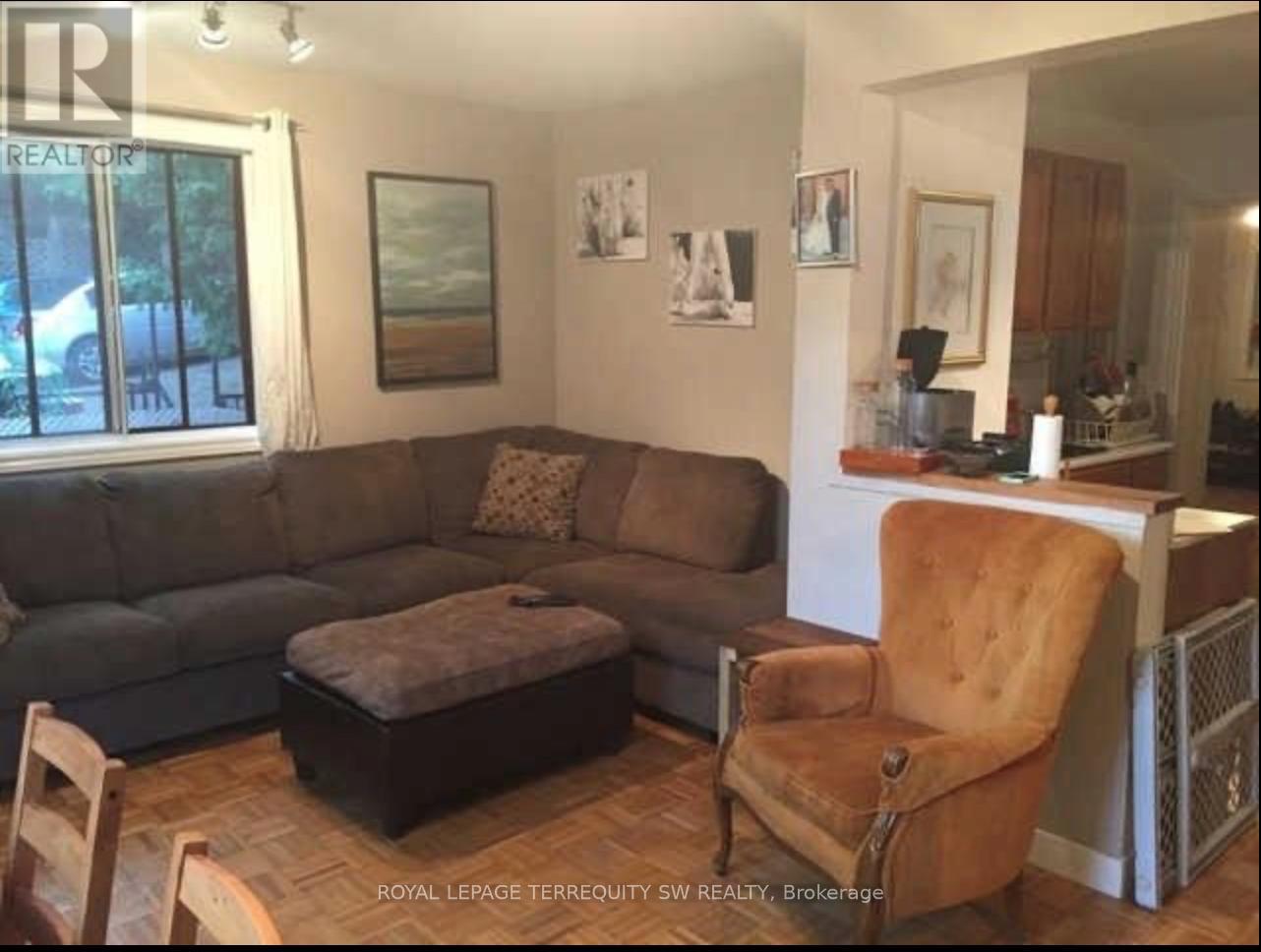 Photo 2 of 5 8 Casci Avenue, Toronto ON