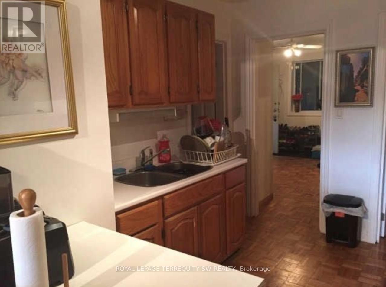 Photo 3 of 5 8 Casci Avenue, Toronto ON
