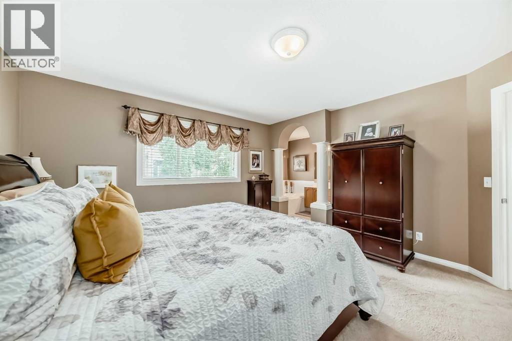 Photo 21 of 69 Simcoe Close Sw, Calgary AB