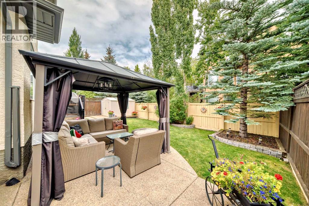 Photo 37 of 69 Simcoe Close Sw, Calgary AB