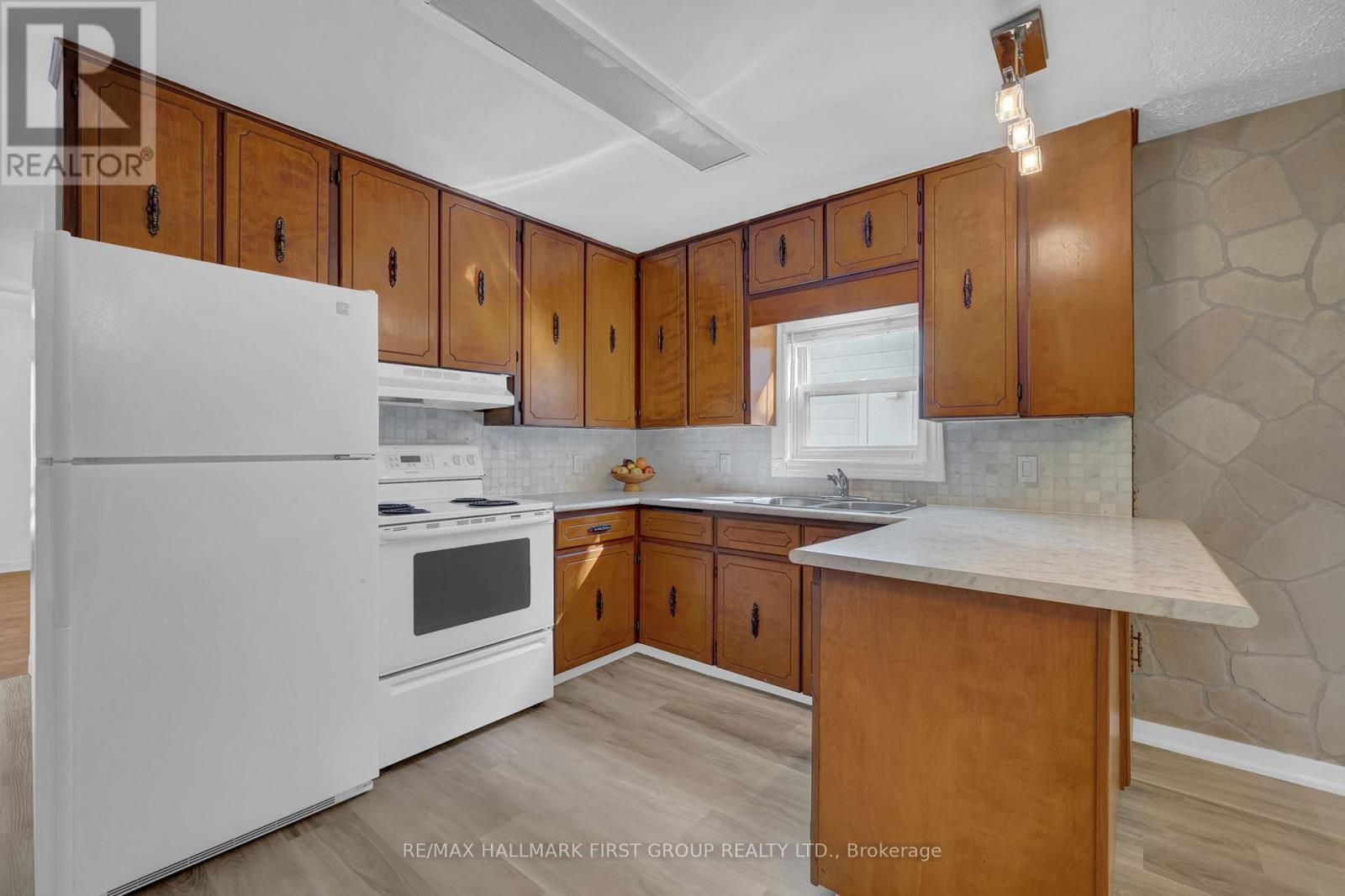 Photo 19 of 13 Elgin Street, Ajax ON