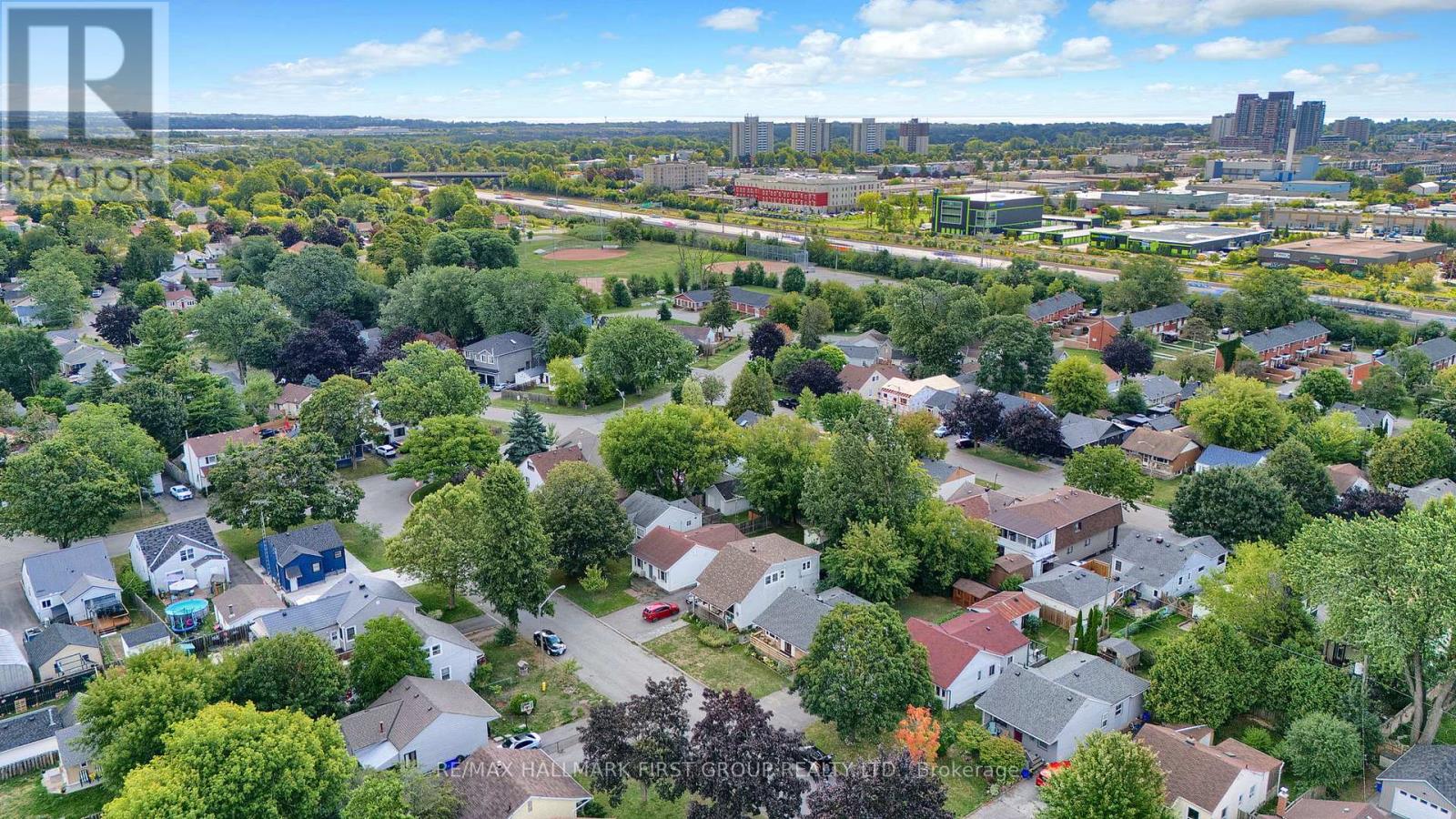 Photo 27 of 13 Elgin Street, Ajax ON